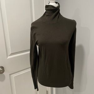 BRAND NEW ZARA TURTLENECK